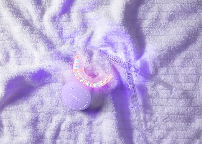 Foreo M issa Teeth Whitening Set_Product Lifestyle 04
