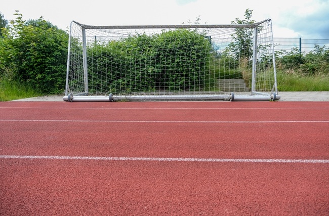 Pista de sport cu tartan turnat